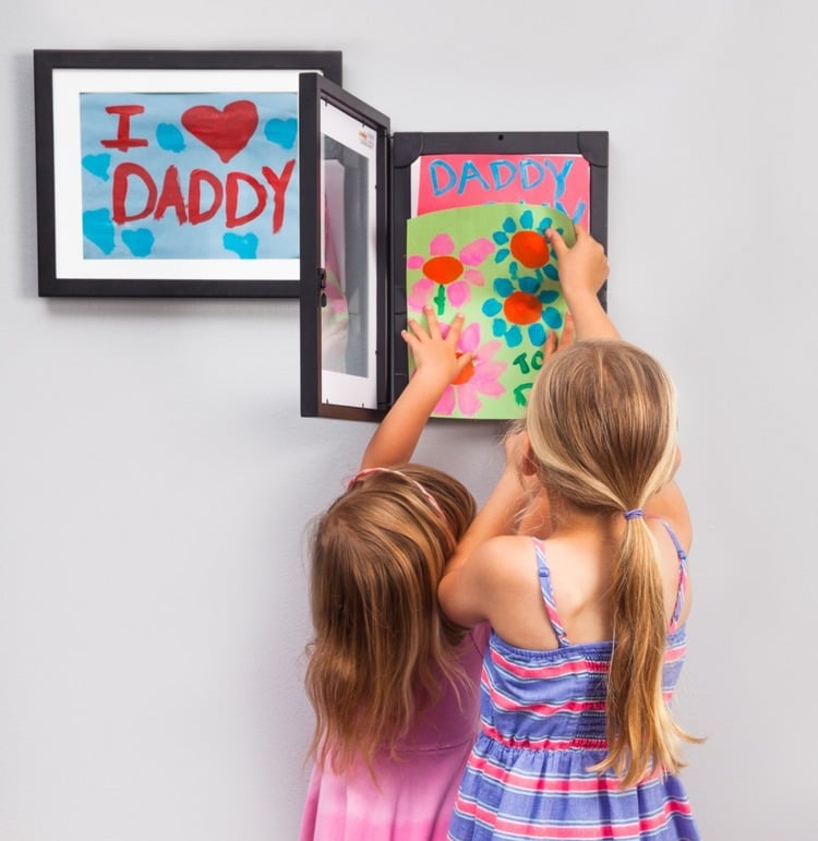 Ramme på vegg og bord