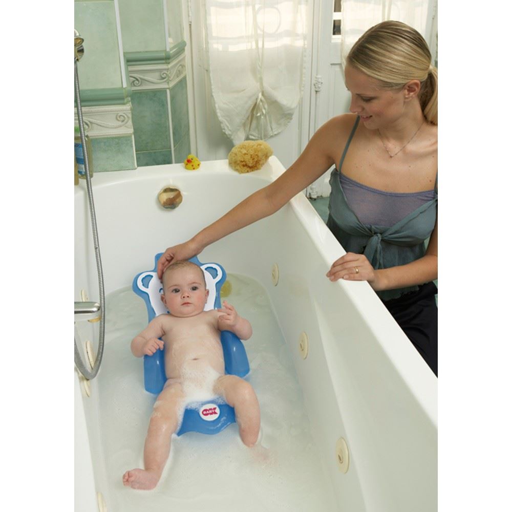 Что нужно для купание. Горка для купания новорожденного. Для купания малышей приспособления. Горка для купания младенцев в ванной. Подставка в ванну для купания ребенка.