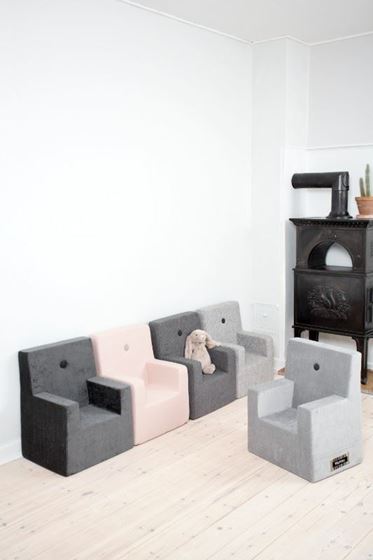 Bilde av byKlipKlap Kids Chair XL - Blue grey with grey buttons