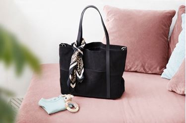 Bilde av Voksi Stelleveske, Ida Ising Citybag, Black Suede