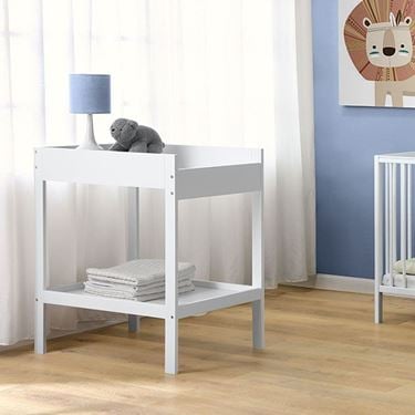 Bilde av Sagababy Stellebord Henrik, Hvit Tre