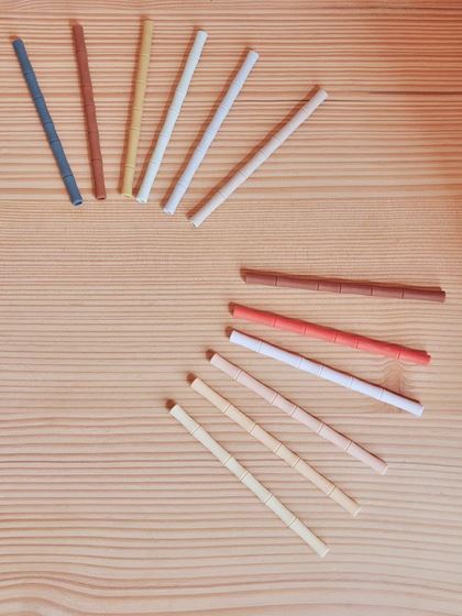 Bilde av UTGÅTT! OYOY Bamboo Silicone Straw, Caramel/Blue - 6 stk