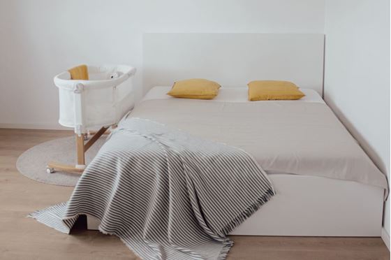 Bilde av UTGÅTT! Petite&Mars Bedside Crib, Glory