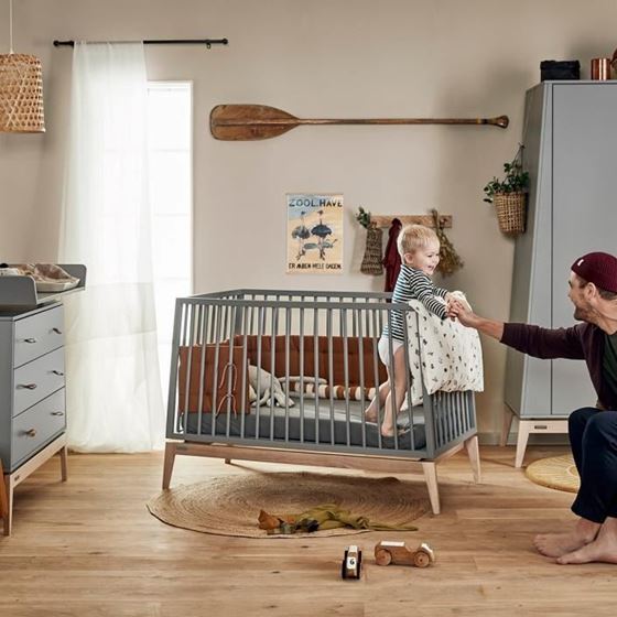 Bilde av UTGÅTT! Leander Luna Baby- og Juniorseng - Grå Bøk + Eik