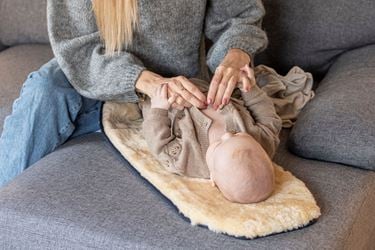 Bilde av Sagababy Lammeskinn til Vogn, Off-White