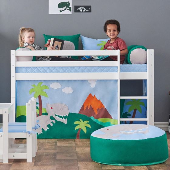 Bilde av Hoppekids Halvhøy Seng 70x160cm, med Dino gardin