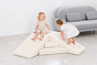 Bilde av Sagababy Soft Play Motorikkbane Lux Corner, Warm Cream Kunstskinn